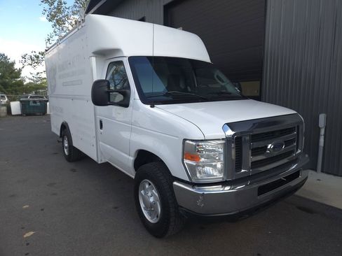 Used 2014 Ford E-350 and Econoline 350 Super Duty w/ Power Windows & Locks Group image 5