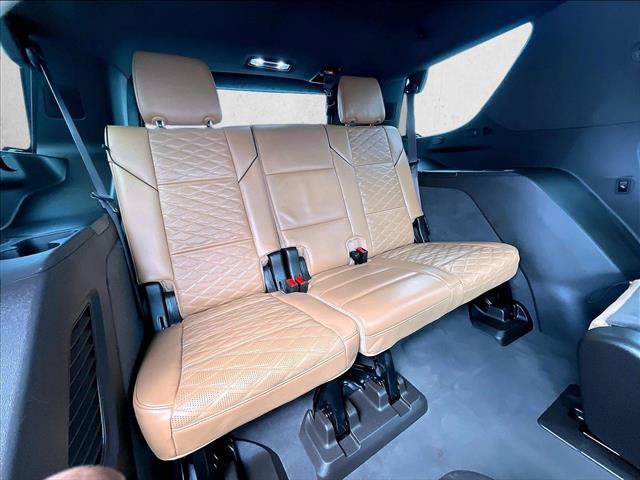 Used 2023 Cadillac Escalade Premium Luxury AWD/4WD image 30