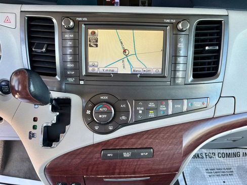 Used 2013 Toyota Sienna Limited w/ Premium Pkg FWD image 37
