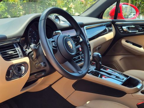 Used 2026 Porsche Macan AWD/4WD image 4