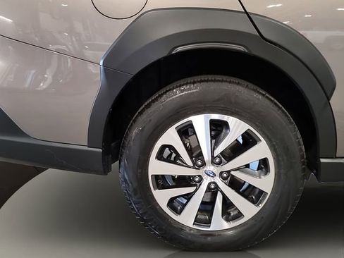 Used 2024 Subaru Outback Premium AWD/4WD image 12
