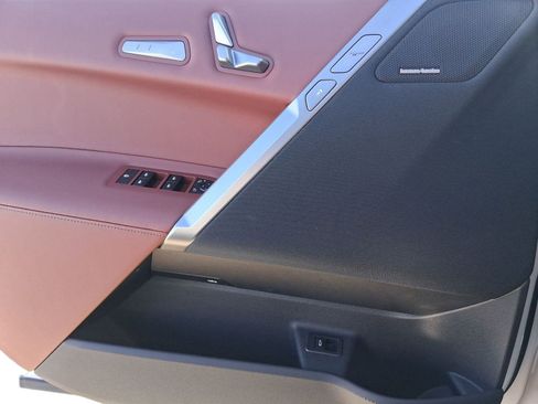 New 2026 BMW iX xDrive60 w/ M Sport Package image 21