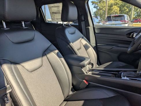 New 2026 Jeep Compass Latitude AWD/4WD image 40