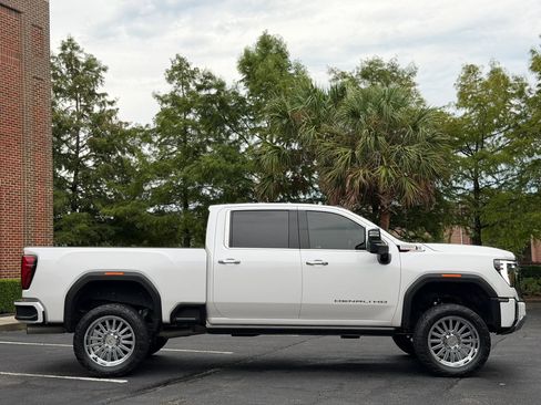 Used 2024 GMC Sierra 2500 Denali w/ Denali Reserve Package AWD/4WD image 2