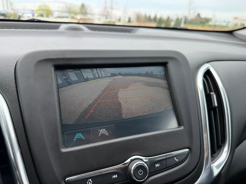 Used 2018 Chevrolet Equinox LT FWD image 29