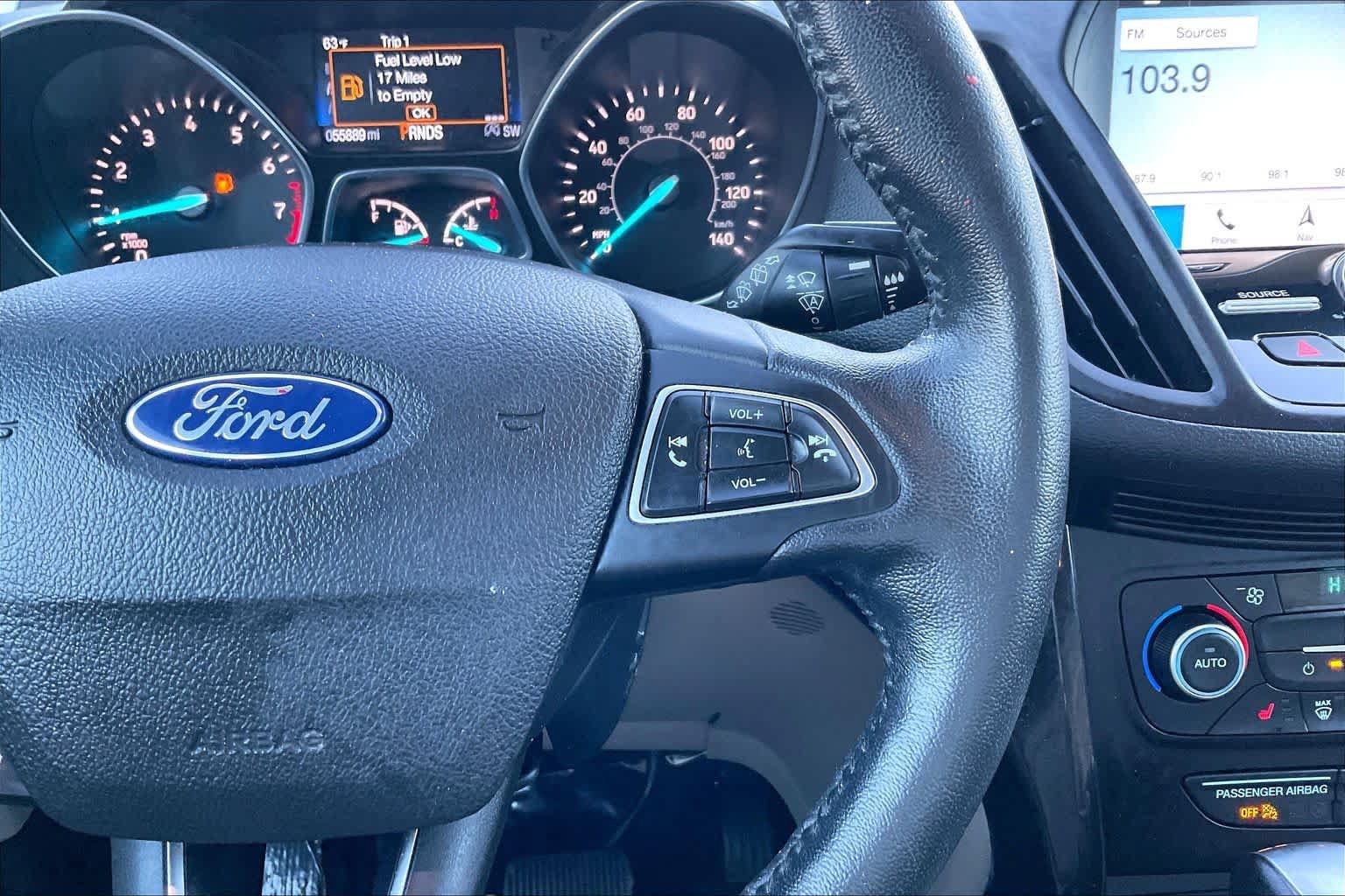 Used 2019 Ford Escape Titanium AWD/4WD image 24
