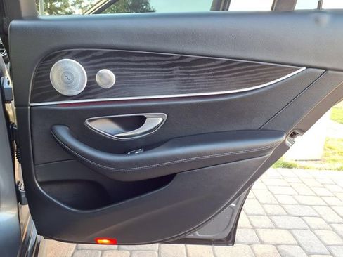 Used 2019 Mercedes-Benz E 300 image 26