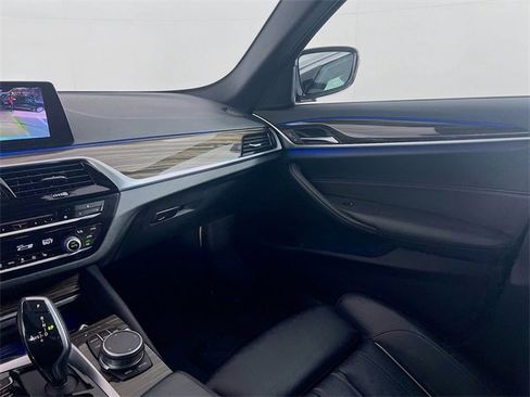 Used 2019 BMW 530i w/ Convenience Package image 21