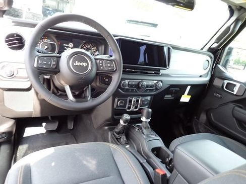 New 2025 Jeep Gladiator Sport AWD/4WD image 15