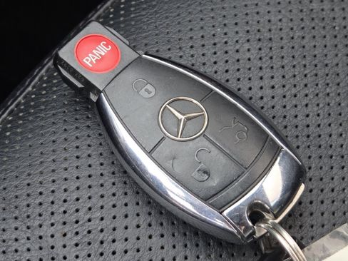 Used 2009 Mercedes-Benz CLK 550 Cabriolet image 30