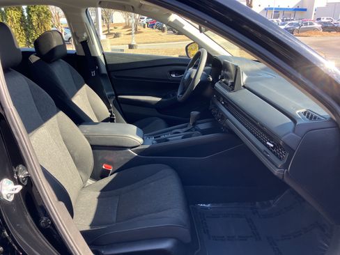 Used 2025 Honda Accord SE image 35