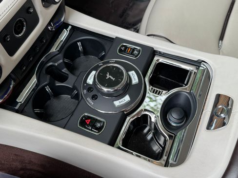 Used 2017 Rolls-Royce Wraith RWD image 49