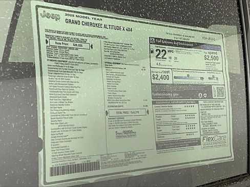 New 2025 Jeep Grand Cherokee Altitude image 14