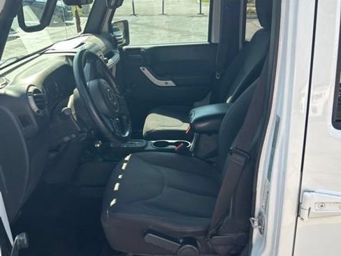 Used 2017 Jeep Wrangler Unlimited Sport w/ Connectivity Group AWD/4WD image 13