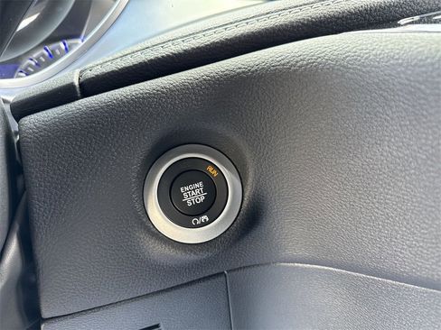 New 2026 Chrysler Pacifica Select image 18