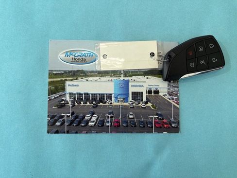 Used 2025 GMC Yukon XL Denali AWD/4WD image 4