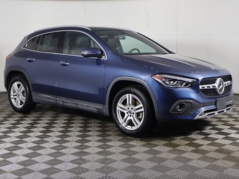 Used 2023 Mercedes-Benz GLA 250 4MATIC w/ Premium Package image 2