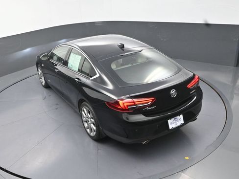 Used 2019 Buick Regal Avenir w/ Driver Confidence Package II FWD image 17