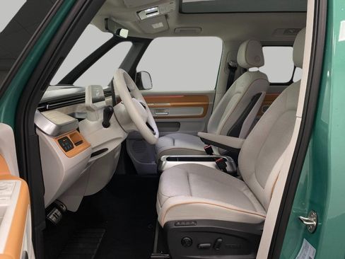 New 2025 Volkswagen ID. Buzz Pro S Plus AWD/4WD image 26