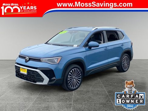 Used 2025 Volkswagen Taos SE image 1