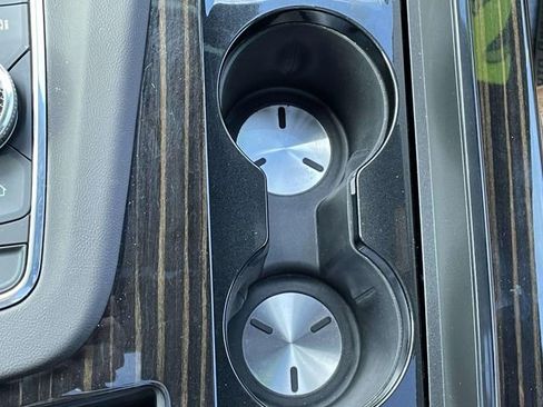 Used 2023 Cadillac Escalade Premium Luxury image 30