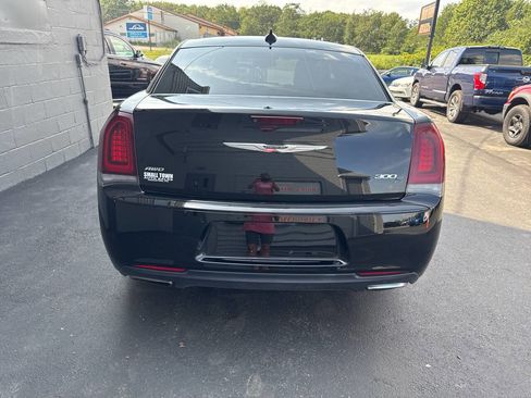 Used 2016 Chrysler 300 S image 7