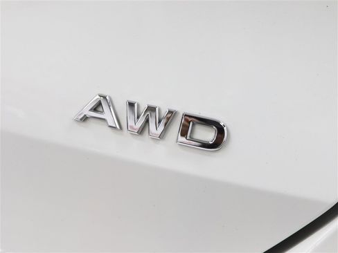 Used 2018 Nissan Rogue S AWD/4WD image 8
