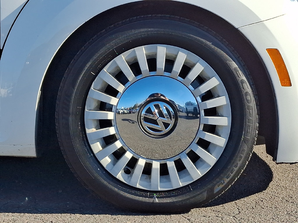 Used 2014 Volkswagen Beetle 2.5 FWD image 11