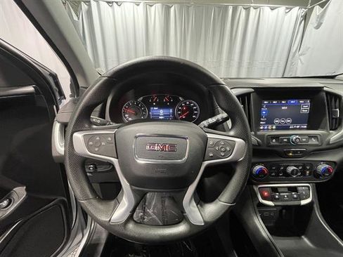 Used 2024 GMC Terrain SLE w/ Driver Convenience Package image 27
