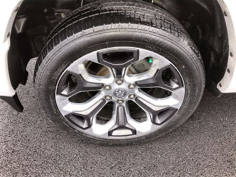 Used 2020 RAM 1500 Limited w/ Body Color Bumper Group image 10