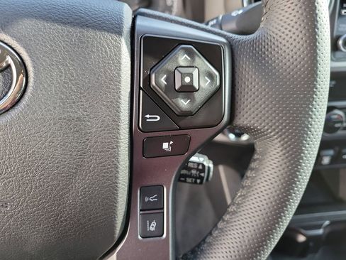 Used 2022 Toyota Tacoma TRD Sport image 25