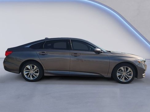 Used 2018 Honda Accord LX image 6