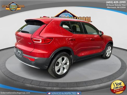 Used 2022 Volvo XC40 T5 Momentum AWD/4WD image 9