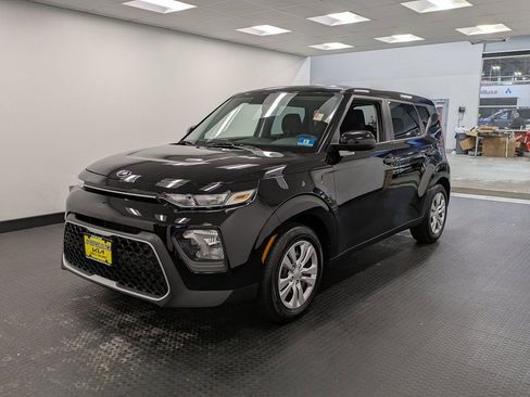 Used 2020 Kia Soul LX image 1