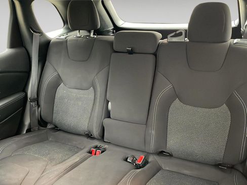 Used 2020 Jeep Cherokee Latitude image 21