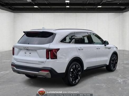 Certified 2025 Kia Sorento SX FWD image 5