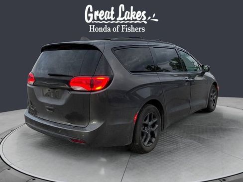 Used 2019 Chrysler Pacifica Touring-L Plus w/ S Appearance Package FWD image 5
