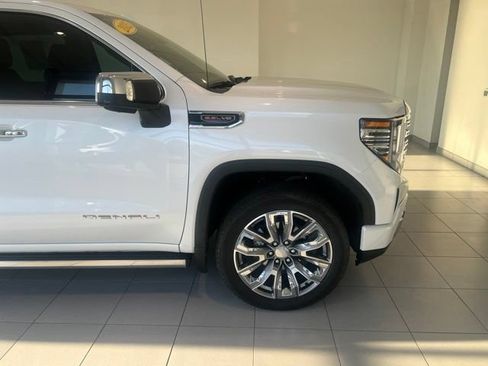 Used 2025 GMC Sierra 1500 Denali w/ Denali Reserve Package AWD/4WD image 11