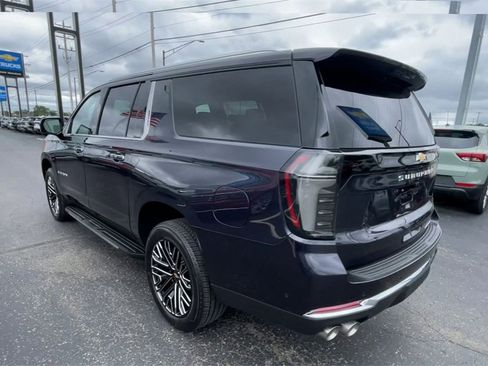 New 2025 Chevrolet Suburban Premier image 8