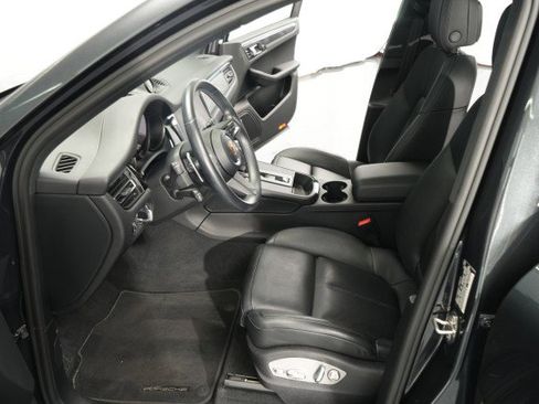 Used 2022 Porsche Macan AWD/4WD image 22