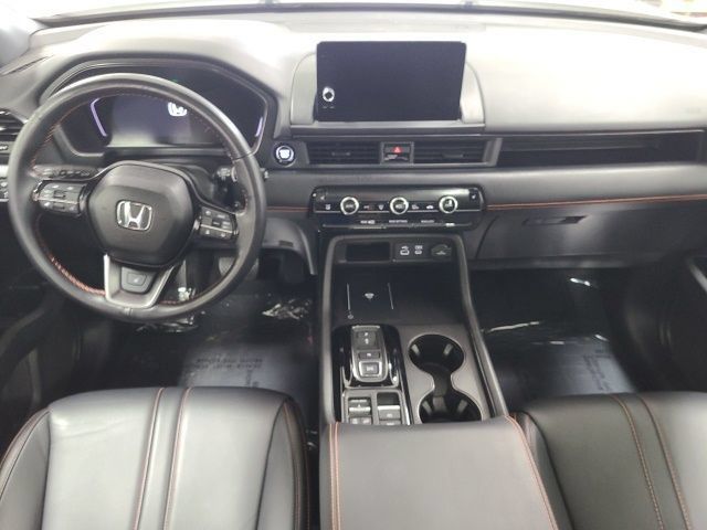 Used 2025 Honda Pilot TrailSport image 27