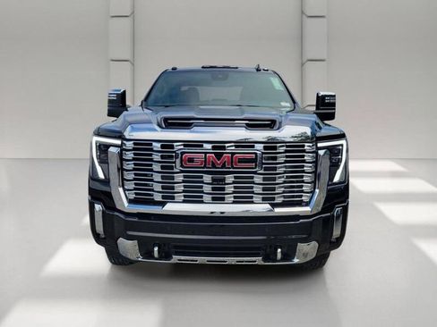 New 2026 GMC Sierra 3500 Denali w/ Denali Reserve Package AWD/4WD image 2