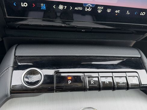 Used 2025 Lincoln Navigator L Reserve AWD/4WD image 53