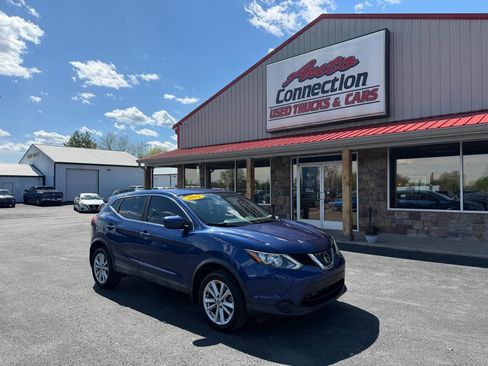 Used 2019 Nissan Rogue Sport S w/ Appearance Package image 2