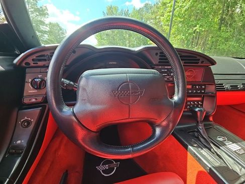 Used 1996 Chevrolet Corvette Coupe RWD image 12
