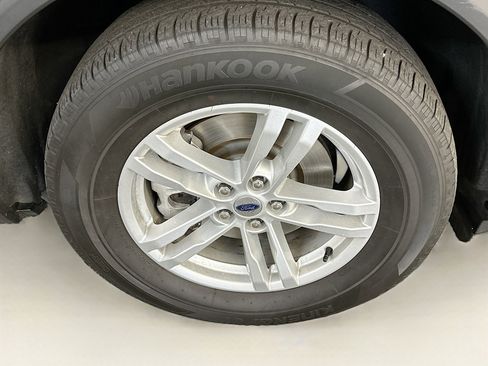 Used 2022 Ford Explorer XLT w/ Equipment Group 202A image 11