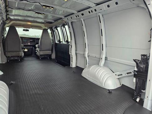 New 2025 Chevrolet Express 2500 Extended w/ Enhanced Convenience Package RWD image 30