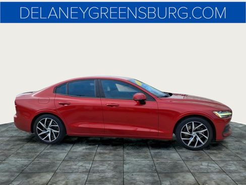 Used 2020 Volvo S60 T5 Momentum FWD image 2
