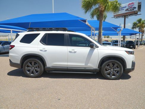Used 2026 Honda Pilot Sport image 8