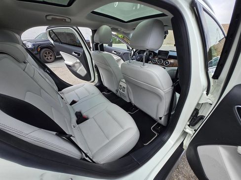 Used 2015 Mercedes-Benz GLA 250 image 29